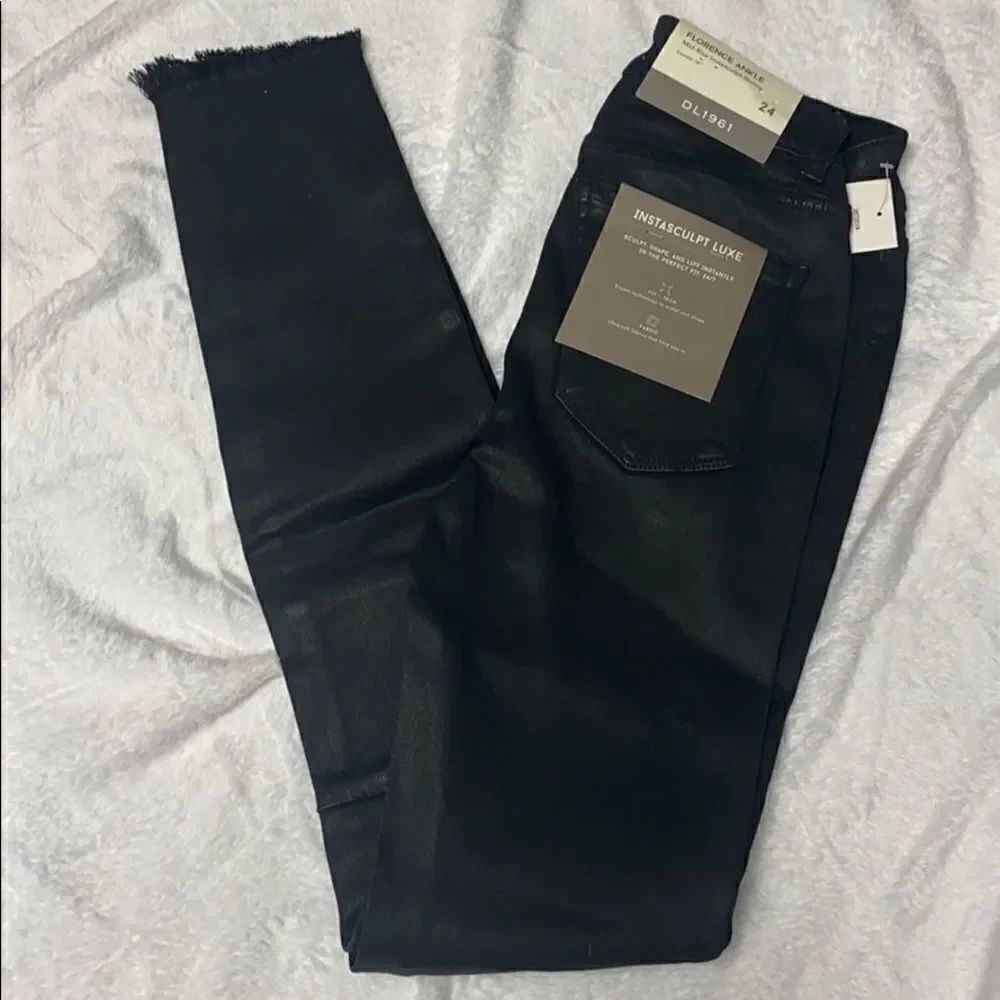DL1961 - Mid-Rise Instasculpt Skinny Jean